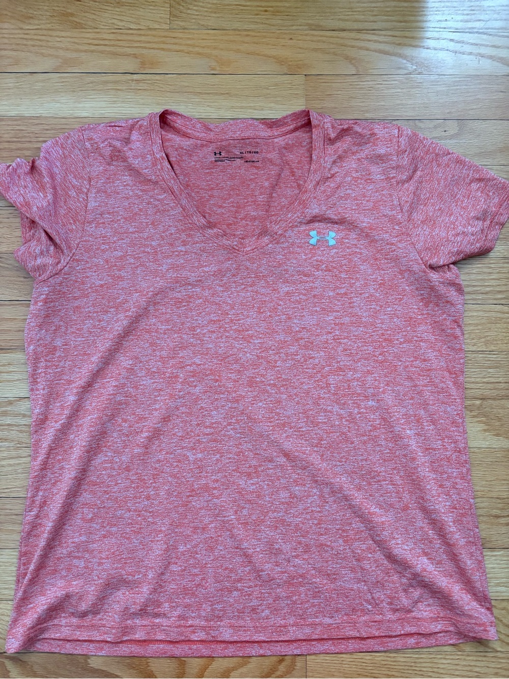 Lot of Under Armour Women’s Performance Shirts. - 6 in total!